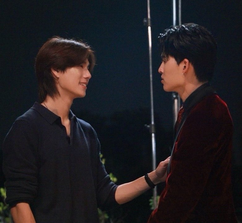 Theejanekit's tweet image. Mi corazón está feliz ahora ❤️✨

#MeAndTheeSeries
#MeAndTheeSeriesPilot5M
#ppnaravit #phuwintang 
#PondPhuwin #ปอนด์ภูวินทร์