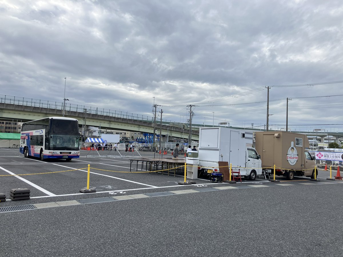 jrbus_dreamgo's tweet image. おはようございます☀
#中国ハイウェイバス開業50周年記念先行イベント 開始まで、1時間を切りました！
準備中の写真をお届けです🚌

今日は寒いので、あたたかくしてお越しくださいね！

#中国ハイウェイバス開業50周年