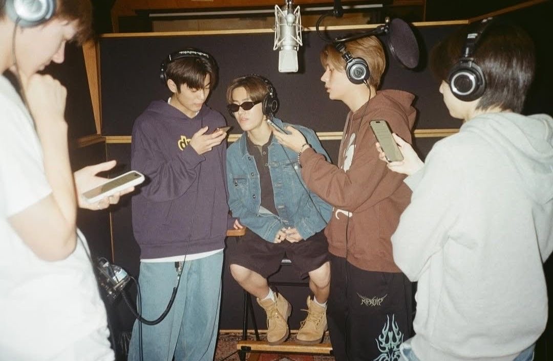coerful's tweet photo. it’s crazy how they already seemed so cool before they even debuted https://t.co/oGSMBugxIl