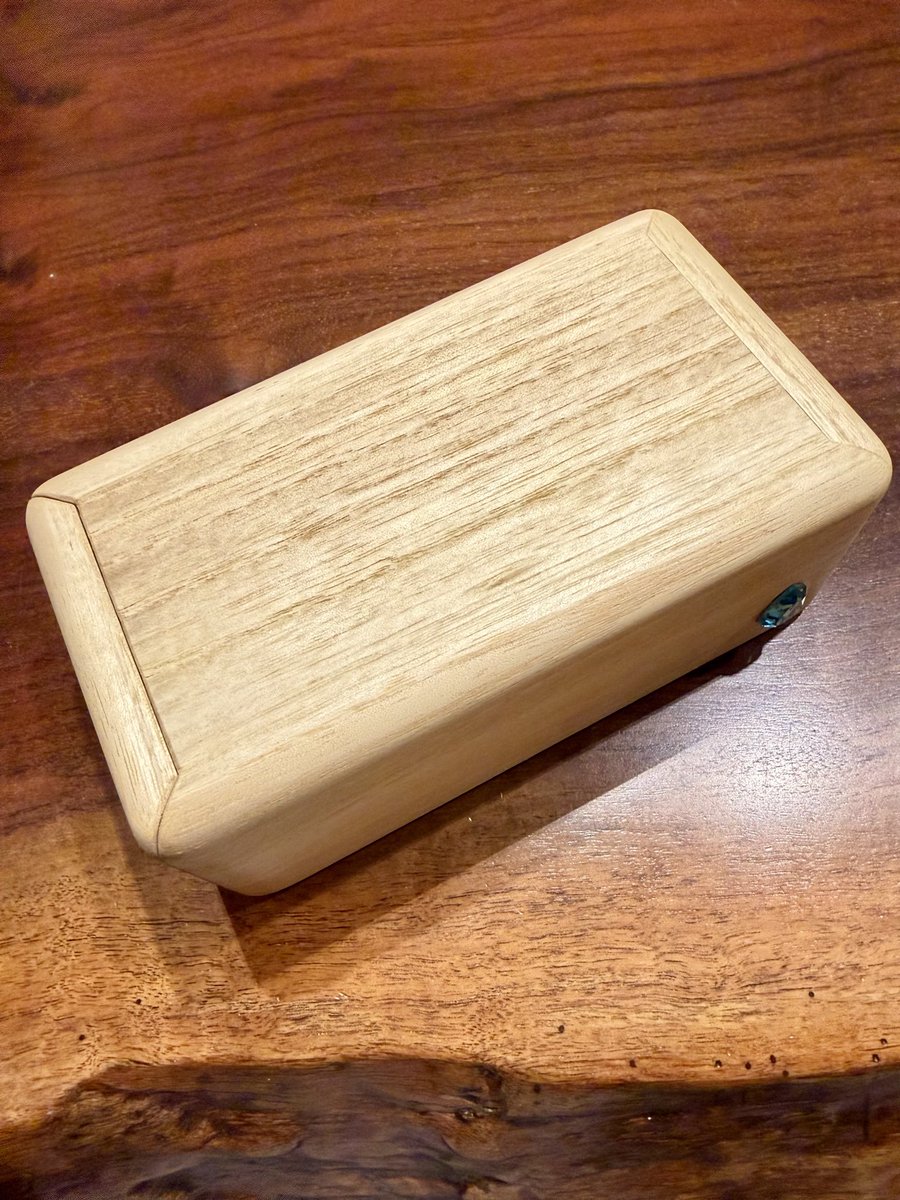 usamimipockets's tweet image. スライドリングケース💍
自慢するのを忘れていました！

この音が…たまらんのですよ♪(*´∀`)♪

制作:DAKAOインテリア（@DAKAOinterior ）さん

#リングケース 
#ringcase 
#アクセサリーケース 
#accessorycase