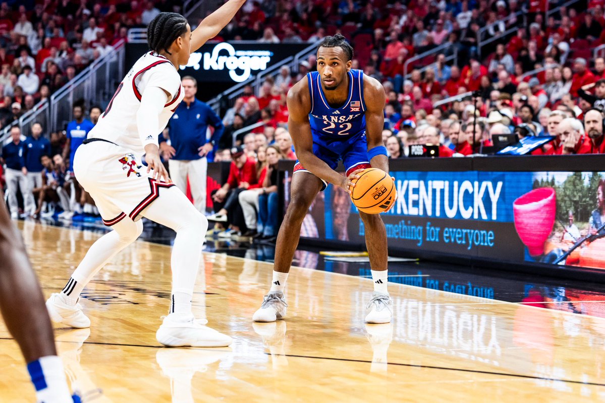 Darryn Peterson has 16 early points for Kansas. 

There is still 7:30 left in the first half. 😳

The five-star freshman is the real deal.