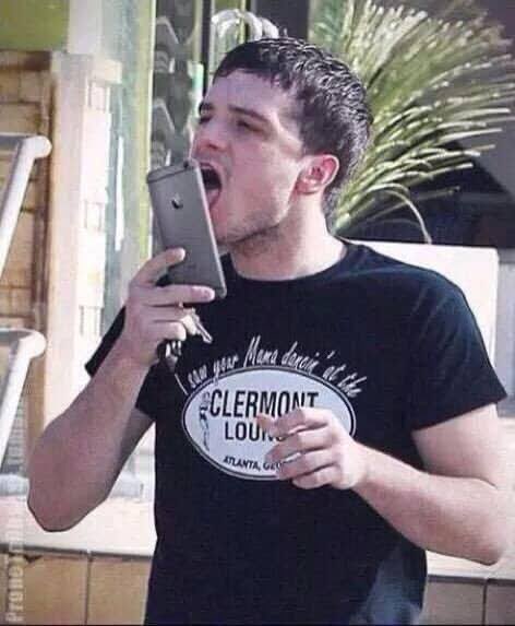 é trend de gostosos com pokemons gostosos coxudos e reviveram a bilola em miniatura