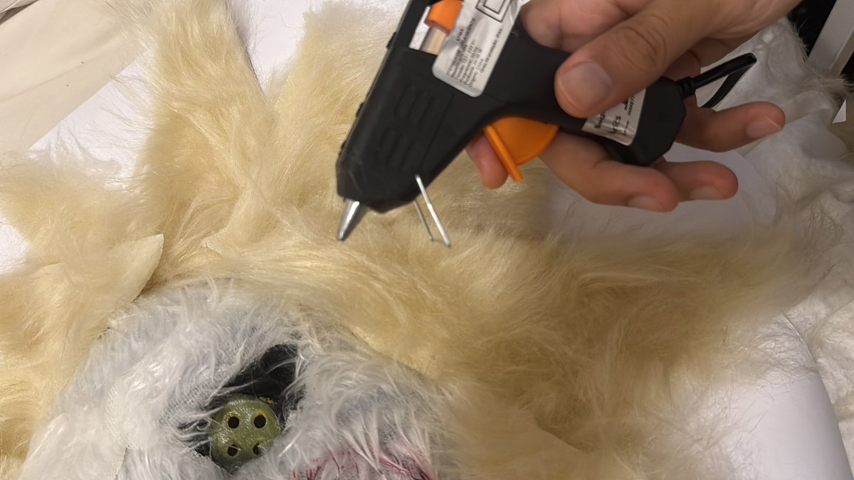 Friday night getting my costume ready for CHOGOWEEN 👀

Chog world order.