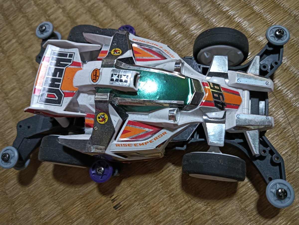 4zcZEYSP2hnaoXL's tweet image. 小学生の時を思い出し急にミニ四駆が作りたくなり購入しました!ダッシュ1号エンペラーどうですか？