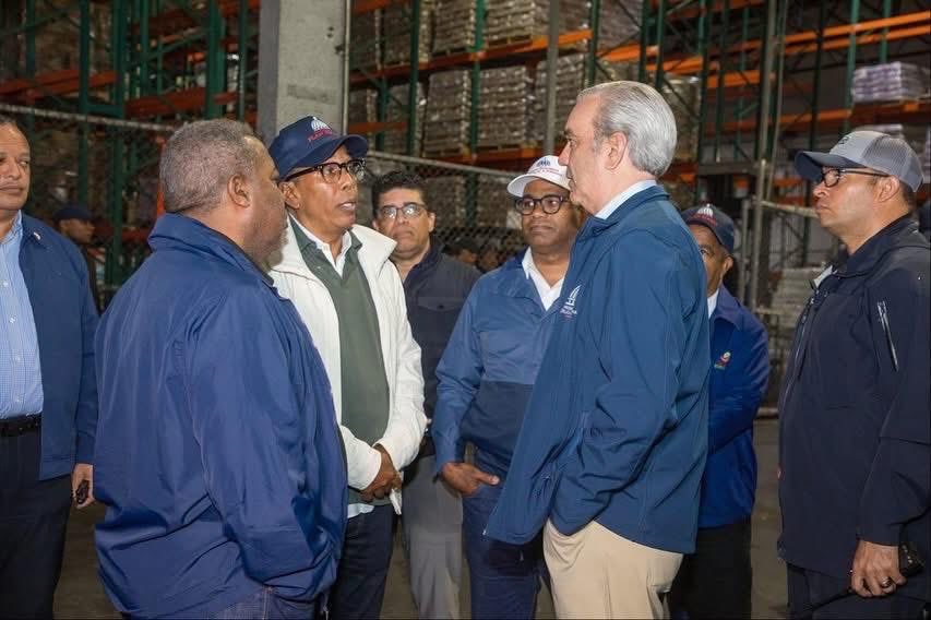 Lo que <a href="/EdgarAugustoFM/">Edgar Augusto Feliz Arbona</a>  sabe hacer es demostrarle a nuestro presidente <a href="/luisabinader/">Luis Abinader</a> que lo puso en esa posición para resolver las necesidades del pueblo dominicano atravez del <a href="/PlansocialRD/">Plan Social</a> y los <a href="/Comedores_RD/">Comedores Económicos del Estado Dominicano</a>