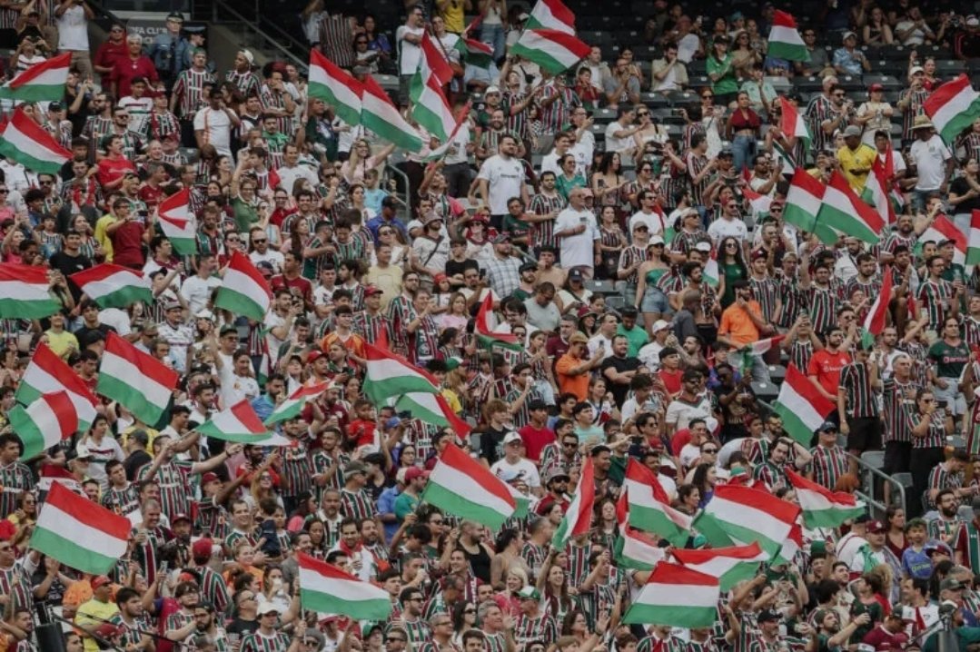 webradioflu's tweet image. 🚨 Convocação Tricolor! 🇭🇺

Galera, chegou a hora de unirmos todas as vozes do Fluminense por um único objetivo: levar o nosso Flu pra Libertadores! 

Estamos lançando a campanha
  Rumo à Liberta!

A ideia é jogar junto com o time, espalhar energia positiva e mostrar a força da…