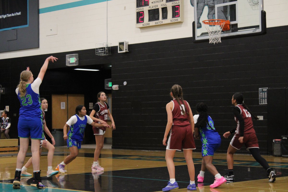 WashoeSchools's tweet image. The energy was high at the #RallytheValleys game! 🙌 Cold Springs MS and O’Brien MS 8th grade girls teams gave it their all and showed what teamwork is all about. 

Athletics build confidence, connection, and success—on and off the court. 💙#WeAreWCSD #WCSDProud