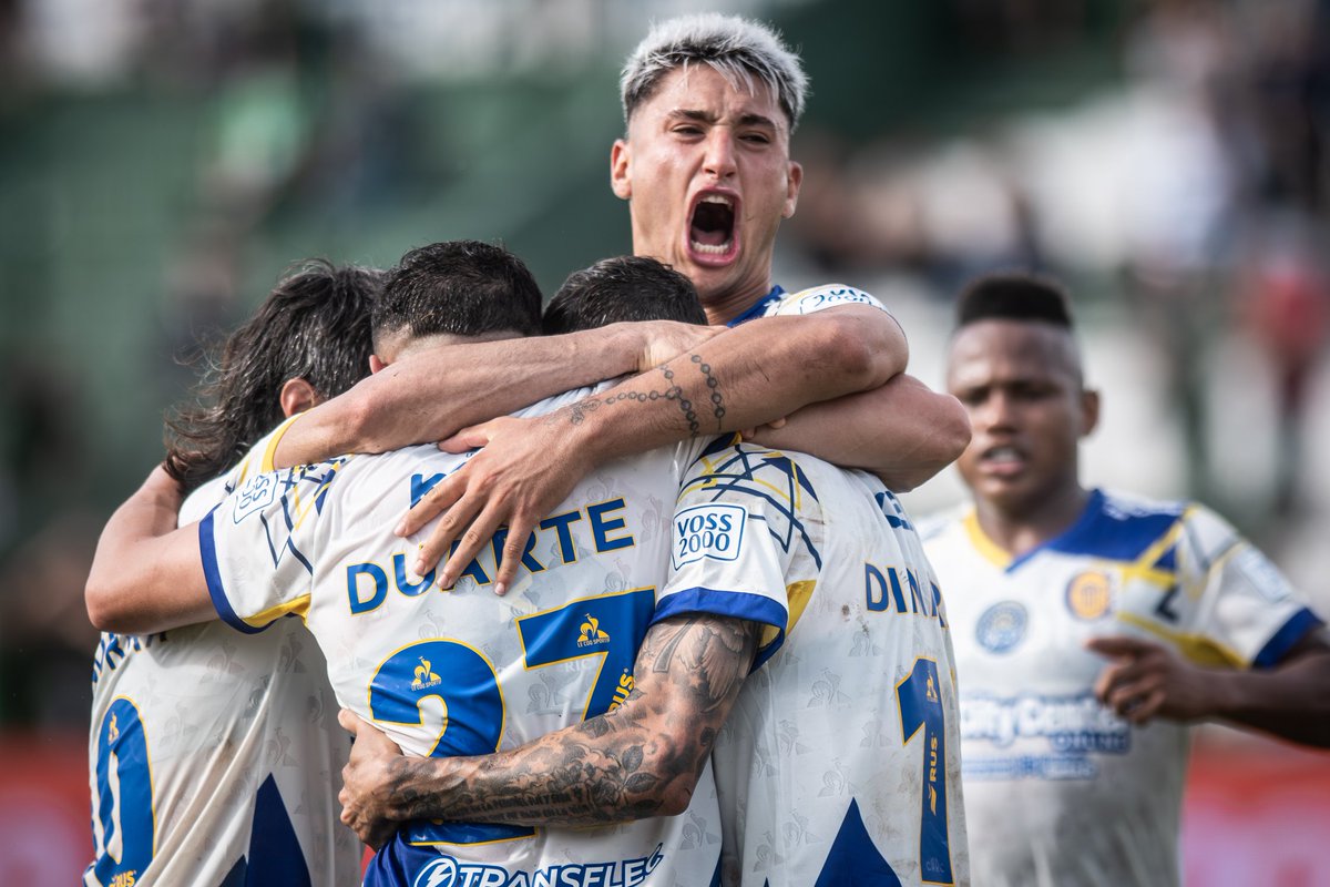 🙌🇺🇦 Es viernes, ganó Central y ya está en los Playoffs y la Libertadores 

¡Que disfruten, Canallas!