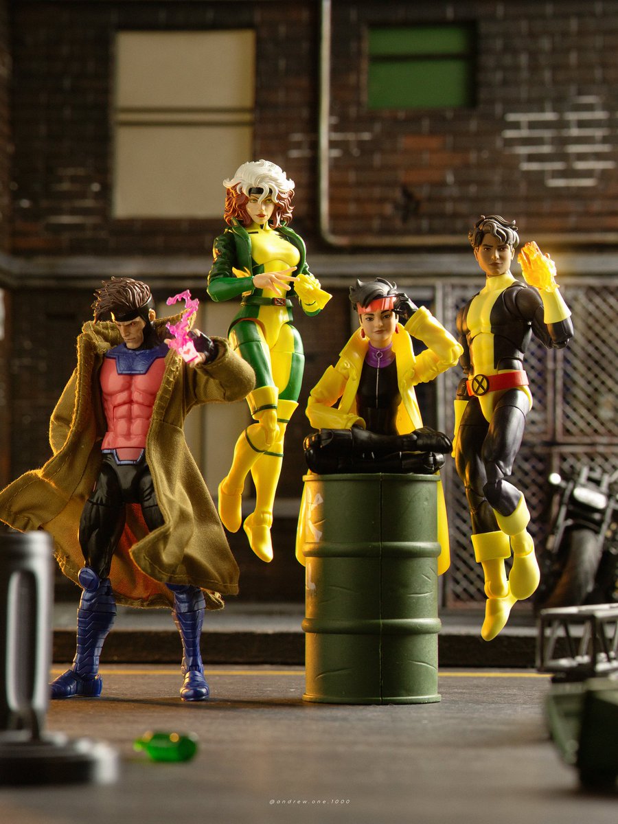 andrewone1000's tweet image. Gambit: What’s the plan, petite?
Jubilee: No plan is the plan.

📷 #hasbropulse 
#toyphotography