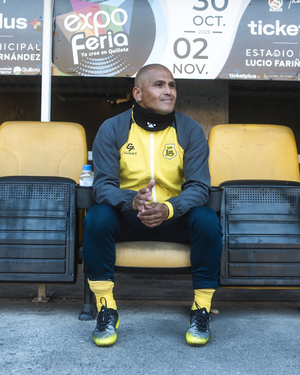 Humberto Suazo se retiró como futbolista profesional tras marcar 315 goles en 680 partidos.

121 Monterrey
77 Colo Colo
40 Audax Italiano
24 San Luis de Quillota
21 Chile
14 La Serena
10 San Antonio Unido
6 Real Zaragoza
1 Ñublense
1 Raya2
0 Santa Cruz
0 Magallanes