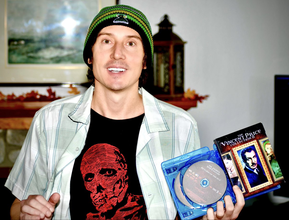 ReadJThompson's tweet image. …and again and again.

#jeremythompson #drphibes #drphibesrisesagain