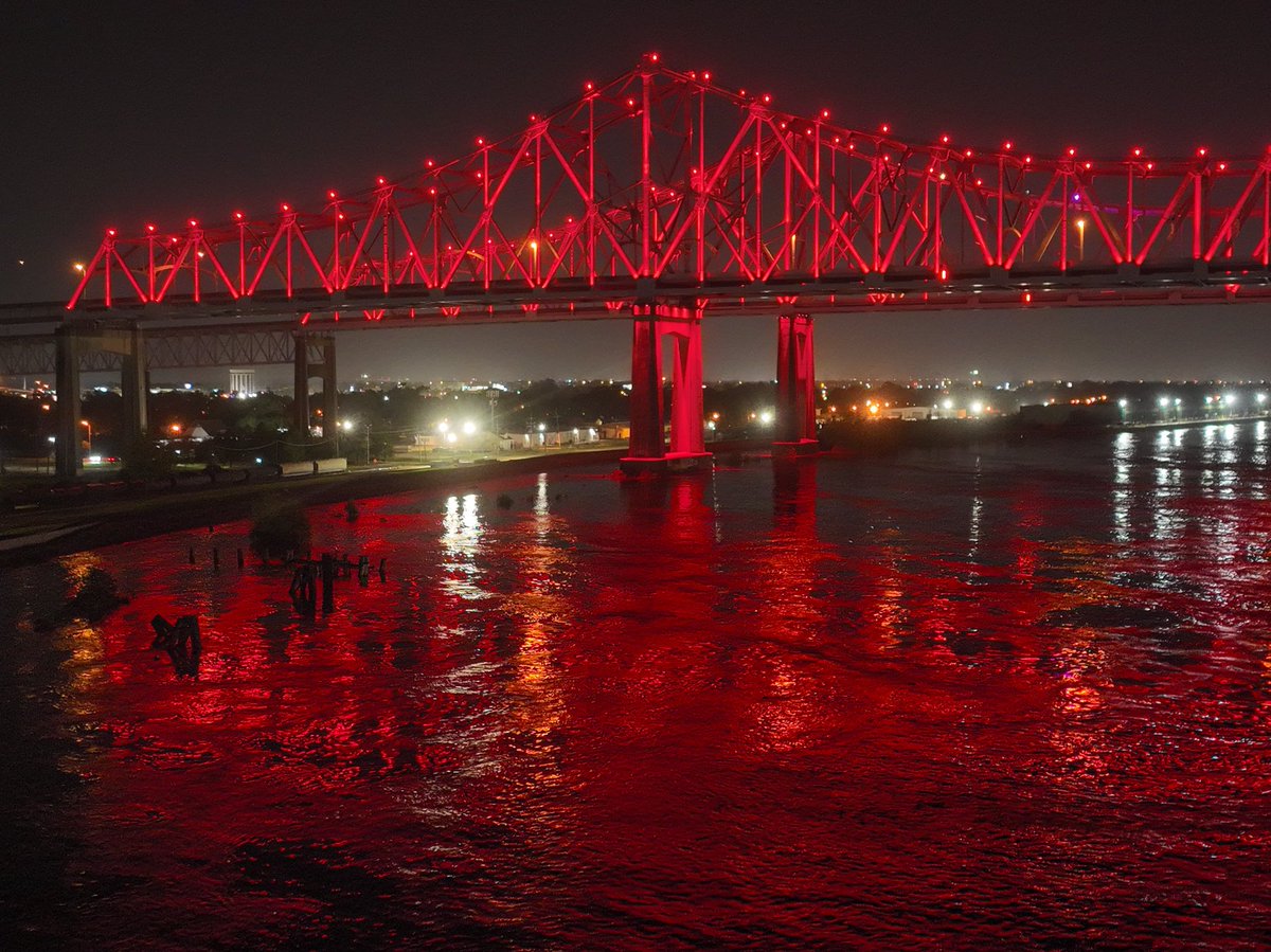 marcorasi1960's tweet photo. The Mississippi dressed for Halloween, New Orleans https://t.co/7EzXUACAUU