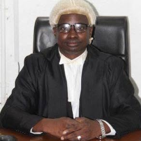 sierraeyesalone's tweet image. High Court Confirms Justice Stevens as Father, Orders Child Support

The High Court in #Freetown has declared Court of Appeal Justice Alhaji Momoh Jah Stevens the biological father of a child born to 21-year-old law student Edwina Hawa Jamiru. The decision, delivered on October