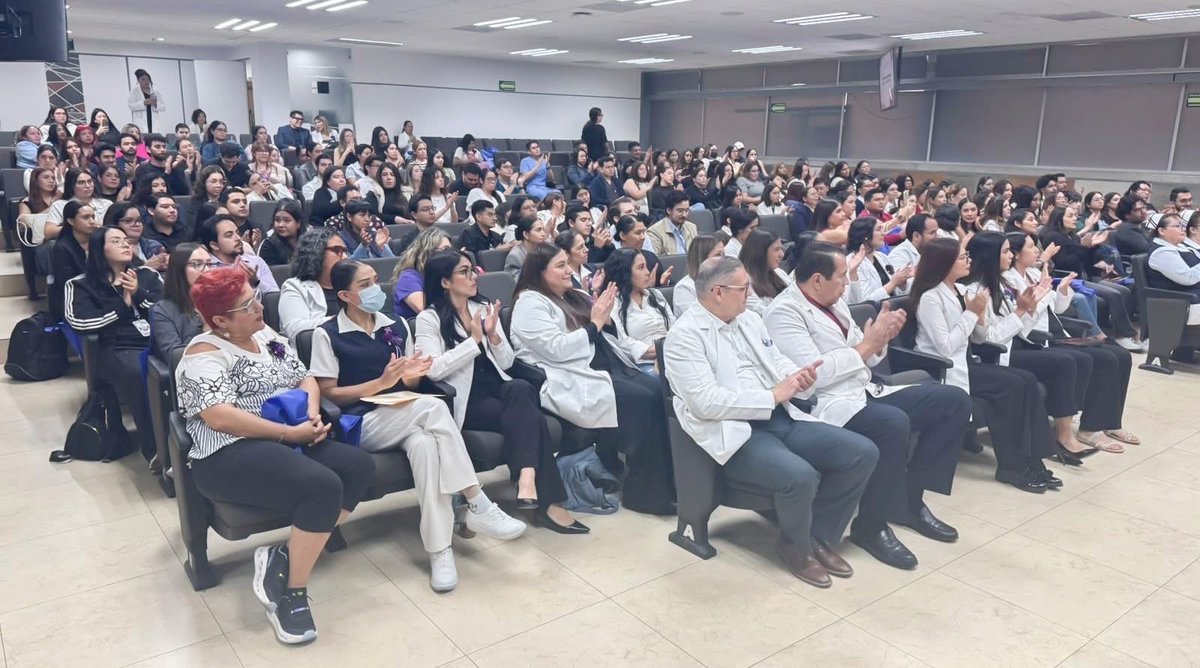 StphFlo's tweet image. Salí en la pooooortadaaa!