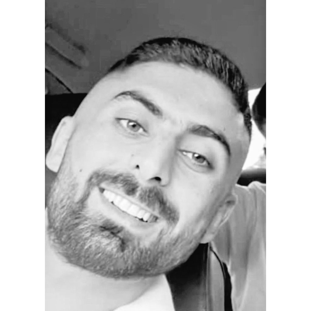 parameteoros's tweet image. CW/ θανατοπολιτική των συνόρων 

Ξημερώματα 22/10/22, ο Κούρδος αιτών άσυλο Barış Büyüksu, μισοπεθαμένος εντοπίστηκε από σκάφος της 🇹🇷ακτοφυλακής μέσα σε liferaft μαζί με 15 Παλαιστινίους, ανοιχτά της ακτής Karaada #pushback

Ο Barış είχε απαχθεί &amp;amp; βασανιστει από το 🇬🇷λιμενικού.&amp;gt;