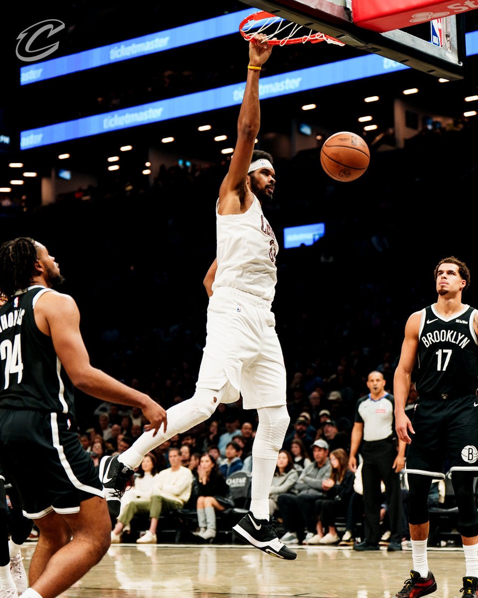 Tower City first half numbers. 🔥 #LetEmKnow
@_bigjayy_ | 16PTS, 5-6FGM
@evanmobley | 16PTS, 4-7FGM