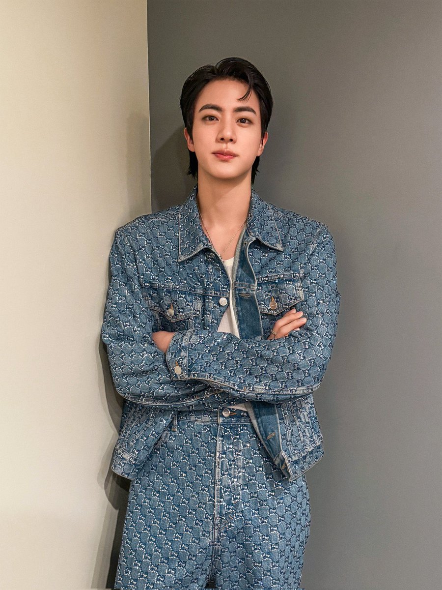 I’m voting #Jin for the #2025MAMAVOTE 

reminder one vote per acc day !!!