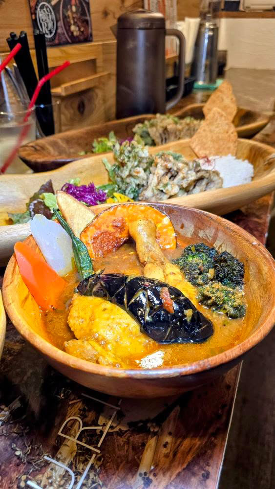GOKURI2019's tweet photo. あっという間の週末‼️
スープカレーの美味しい季節😋
本日もよろしくお願いします🙇

本日の営業案内
2025/10/25 土

・札幌本店
11:00〜23:00 LO22:10

・旭川中央店
・臨時休業

#相場王のスープカレー極哩GOKURI
#スープカレー
#札幌
#旭川 https://t.co/AcZeAltIwZ