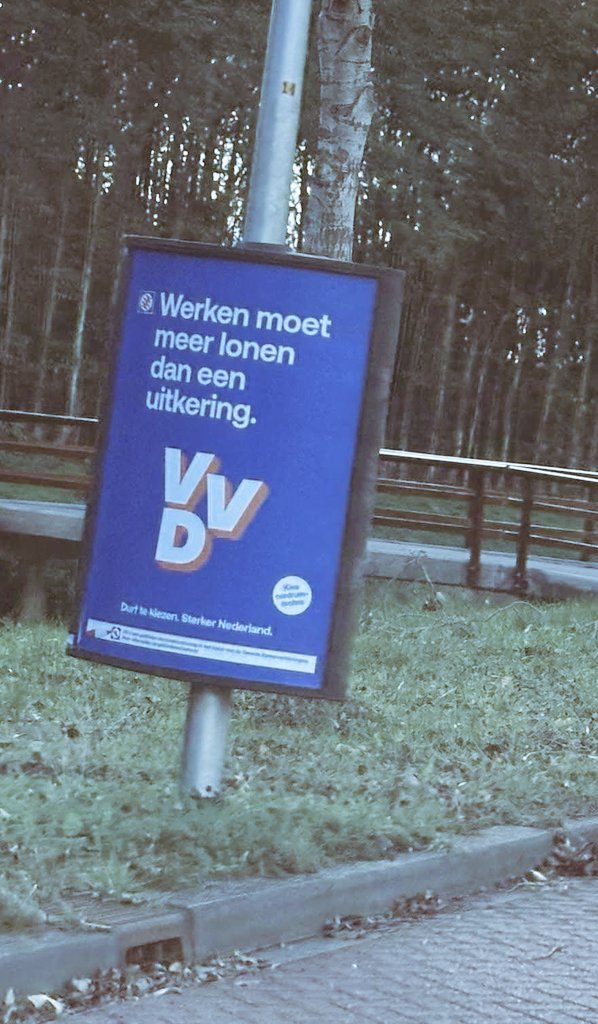 Margaretha Coornstra (@coornstra) on Twitter photo Ik blijf het een buitengewoon onsympathieke club vinden. Ik blijf het een buitengewoon onsympathieke club vinden.