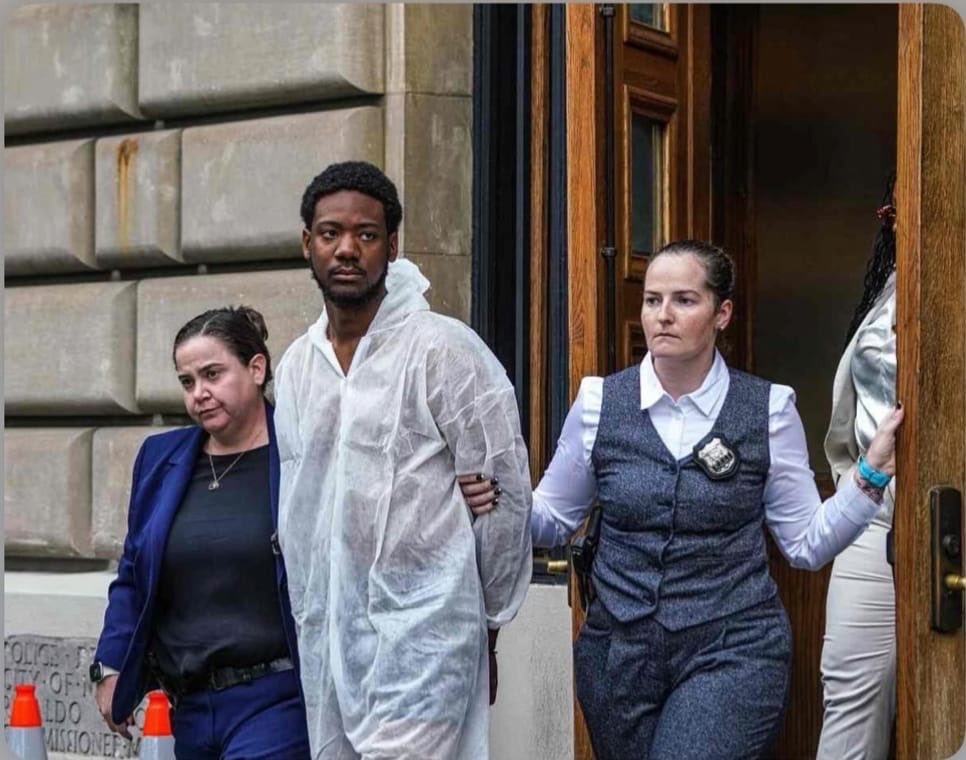 NYCPDDEA's tweet image. Great job by Detective Carolyn Tully of Special Victims Major Case and Officer Maura Delohery of Bronx Special Victims on their investigation that lead to the arrest of the man wanted for rape and assault of a woman in the Bronx. Their work makes a difference every day.