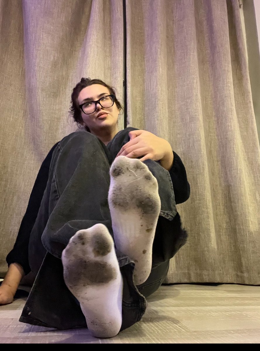 Giantess Astrid | Findom tweet media