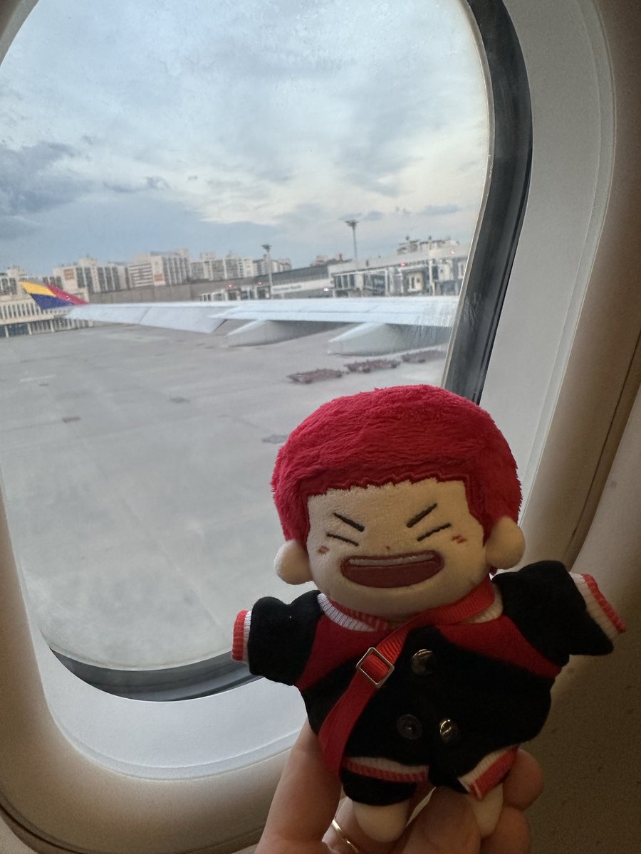 mi_nimini's tweet photo. 어제 퇴근하고 오사카에 왓어요
고베가려고……^^
슬덩 덕질 언제쯤 재미없어지는건데…? 이쯤되면 무섭다 https://t.co/v3hTnzjecj