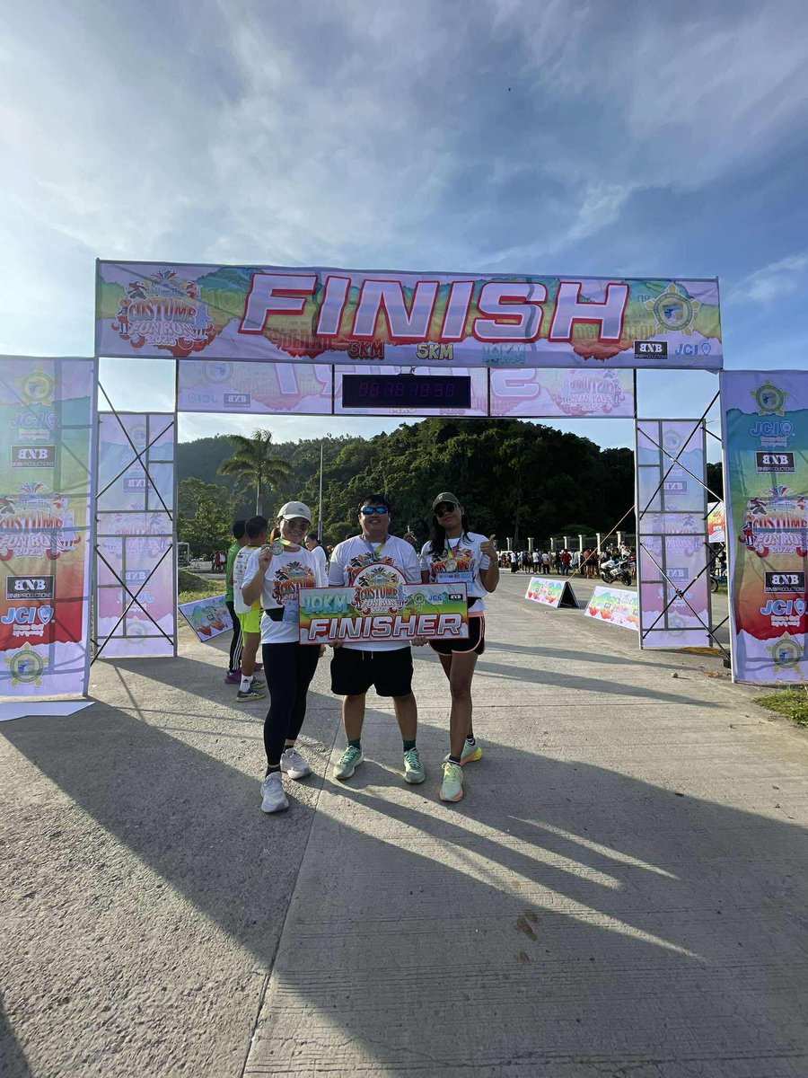 wigaile's tweet photo. Costume Fun Run 😁 https://t.co/jzAq3Et8HC