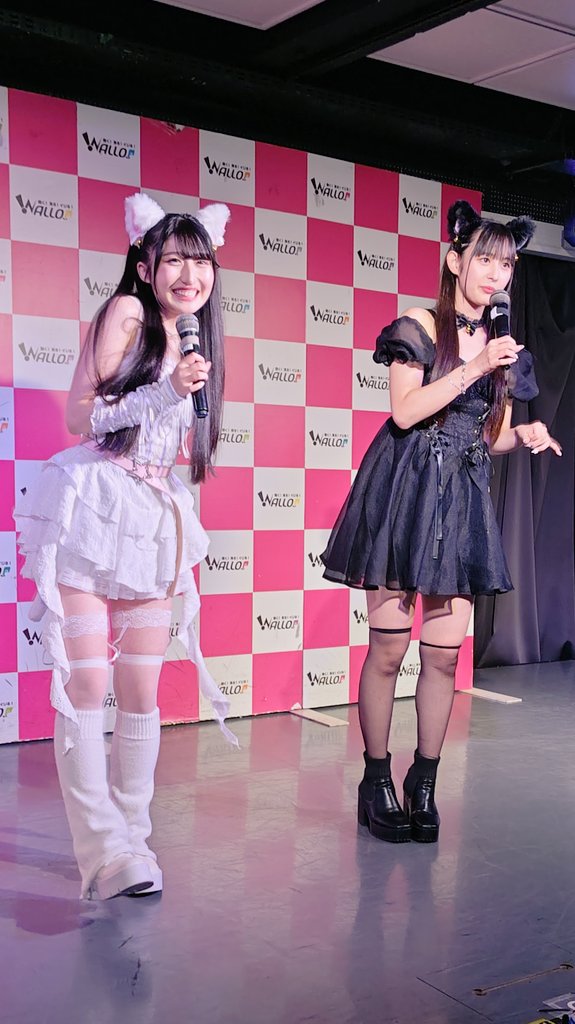 0416tks's tweet photo. 現場にはかつての #パスリル ファンも大集合❗️メンバー、会場、ファン層いずれも旧 #paslil' 色が強いイベントになりました〜‼️

イベントは、まずは滝本里奈💚ちゃんと元同僚の #朝日ゆきの 💙ちゃんとが漫才コント的なノリでステージに入場。ハロウィーンイベントということで
(続く) https://t.co/NNN6lOZSAr