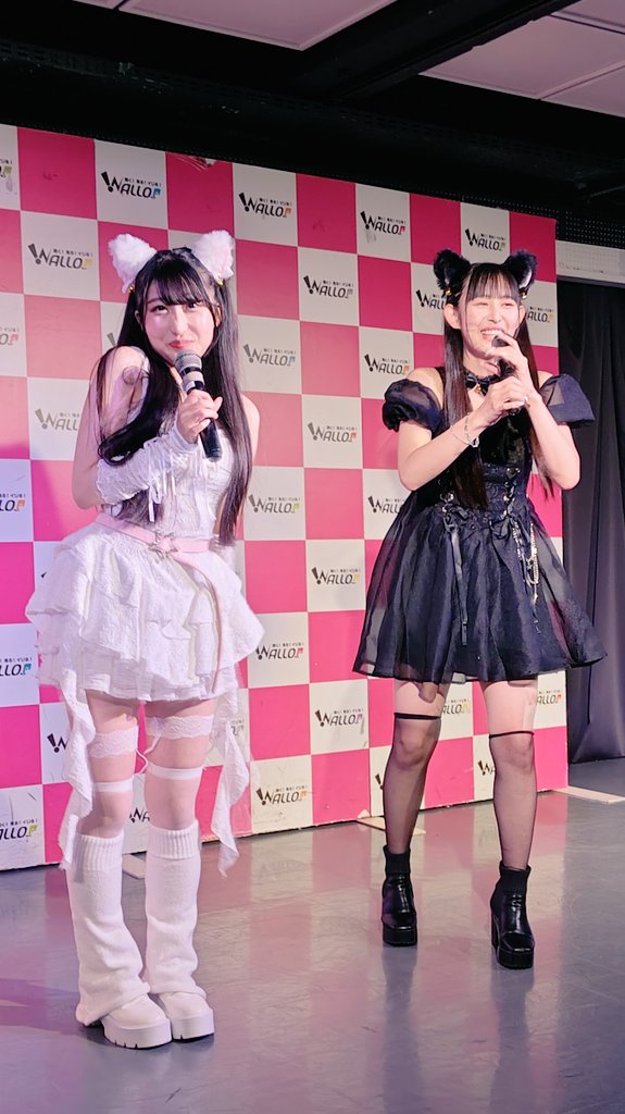0416tks's tweet photo. 現場にはかつての #パスリル ファンも大集合❗️メンバー、会場、ファン層いずれも旧 #paslil' 色が強いイベントになりました〜‼️

イベントは、まずは滝本里奈💚ちゃんと元同僚の #朝日ゆきの 💙ちゃんとが漫才コント的なノリでステージに入場。ハロウィーンイベントということで
(続く) https://t.co/NNN6lOZSAr