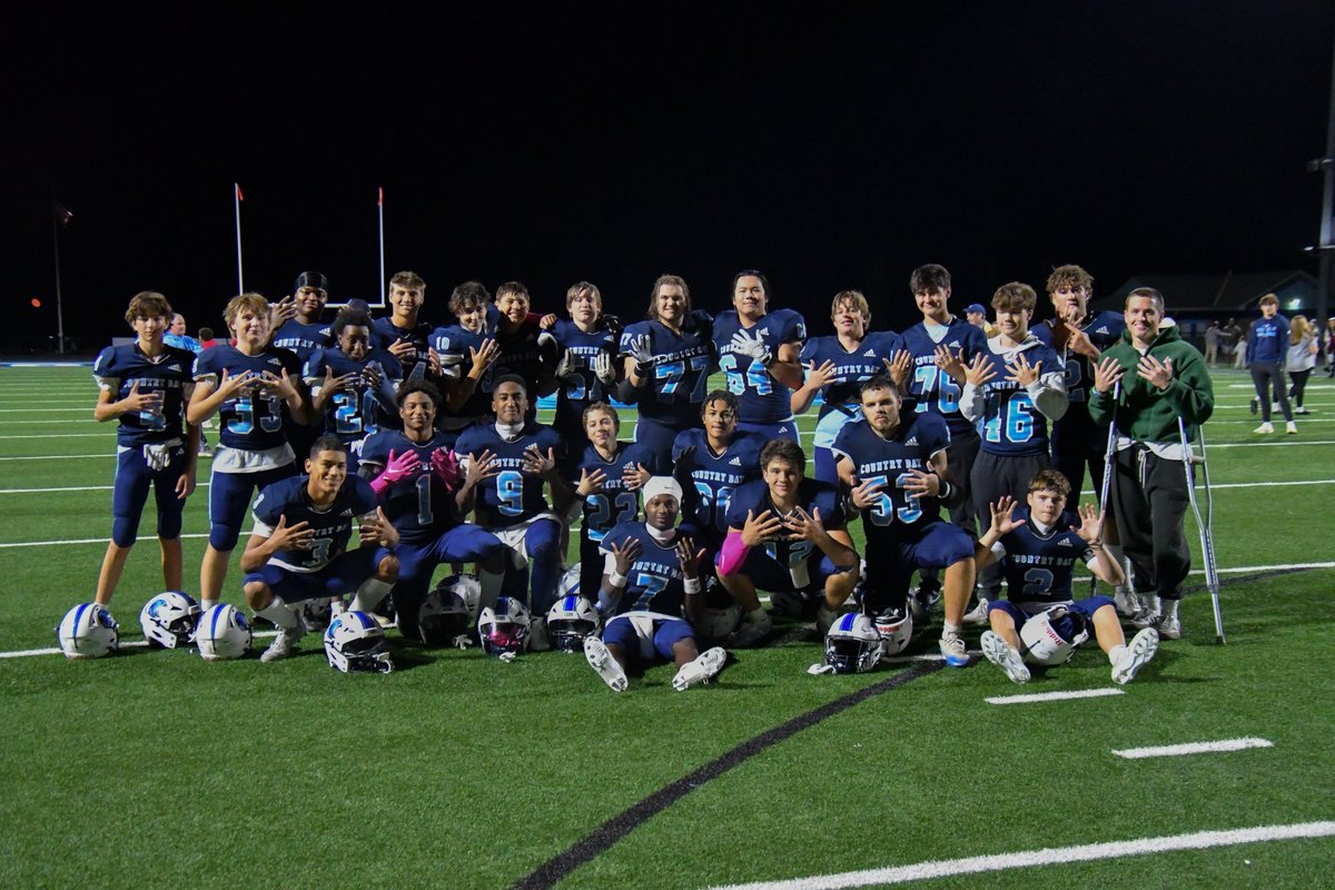 NIGHTHAWKS WIN! CCDS clinches the MVC Gray Division title outright after a 51-20 win over Clark Montessori! Nighthawks finish the regular season 9-1!