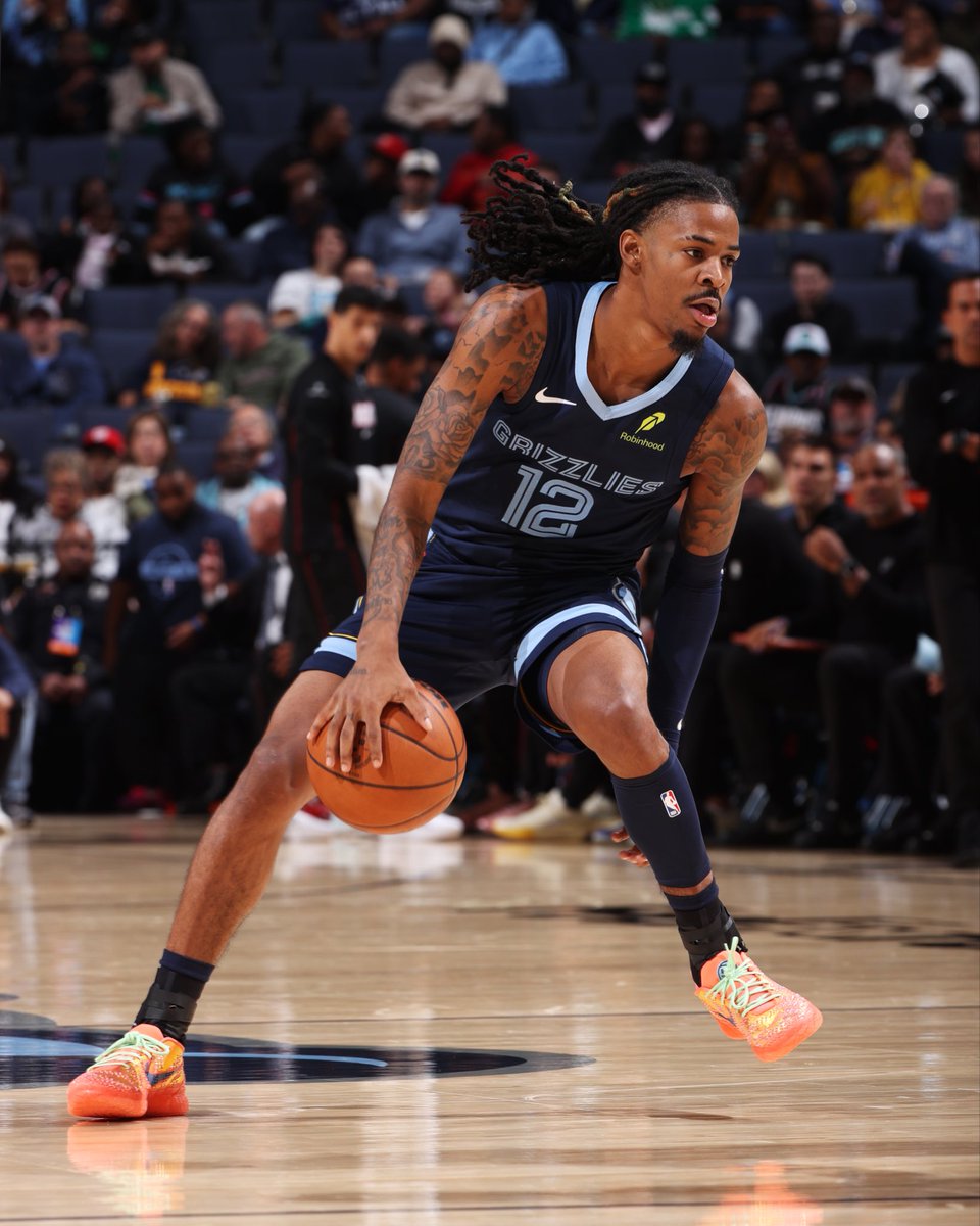 SLAMKicks's tweet photo. From North Augusta to Memphis.

Ja Morant broke out the Nike Ja 3 “Peach Jam” https://t.co/7gKgpRu0f8