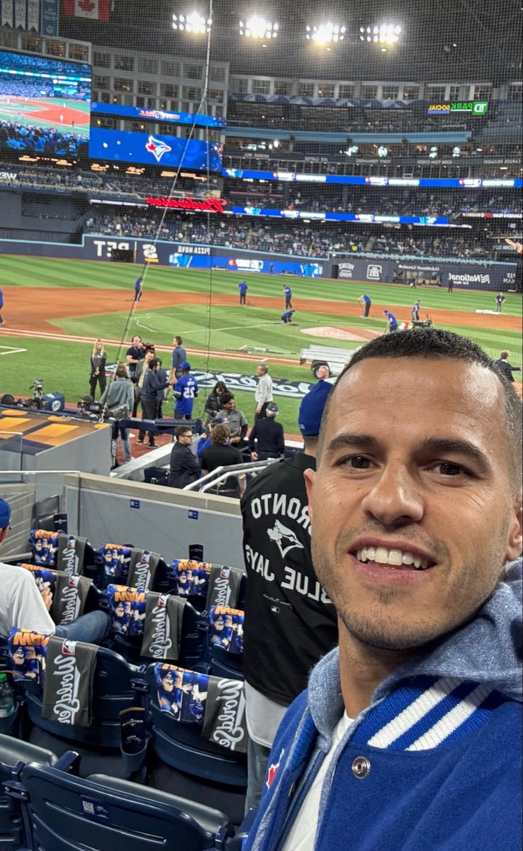 adam_la2karis's tweet photo. Sebastian Giovinco is in the house tonight for Game 1 of the World Series. 

One of the best Toronto athletes ever. https://t.co/IWsfTQwXwK