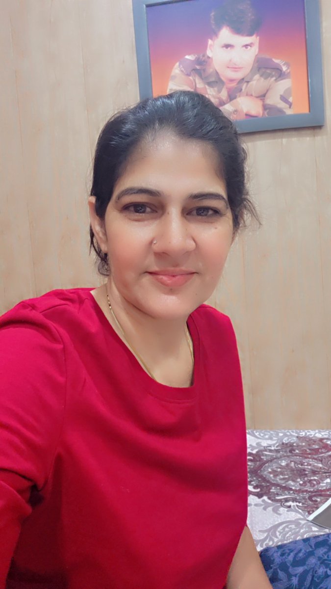 जीवन वही खूबसूरत है,
जहाँ उम्मीदें ज़िंदा हों और मन शांत हो। 🌸
#GoodMorningEveryone