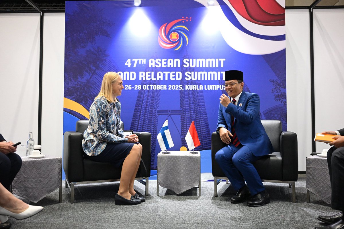 elinavaltonen's tweet image. Fruitful meeting with Indonesia’s Foreign Minister Sugiono in Kuala Lumpur. Finland and Indonesia enjoy excellent bilateral relations, and we continue to strengthen our cooperation. We also discussed Russia’s war of aggression in Ukraine and the situation in the Middle East. 🇫🇮🇮🇩