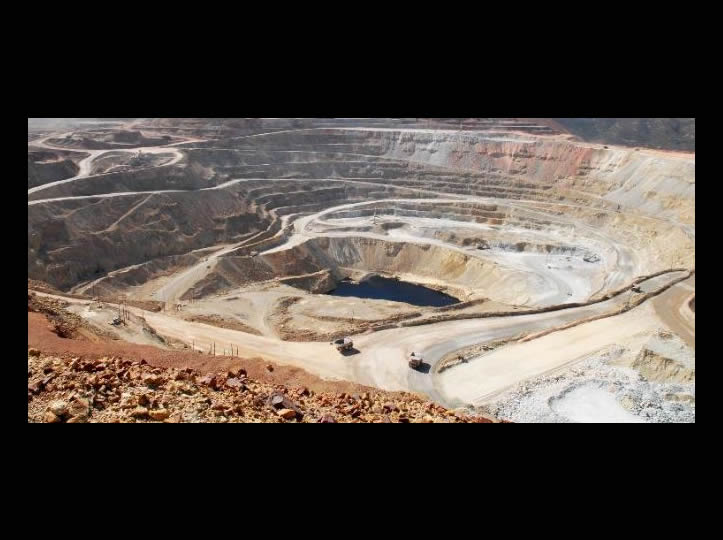 Mueren dos mineros tras accidente en Buenavista del Cobre esta tarde confirma sindicato dossierpolitico.com/2025/10/24/mue…