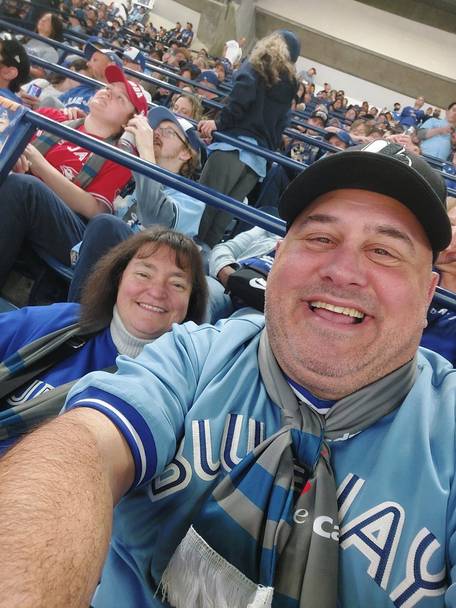 RossyOnTheMic's tweet image. Going home VERY happy!!!

#WANTITALL