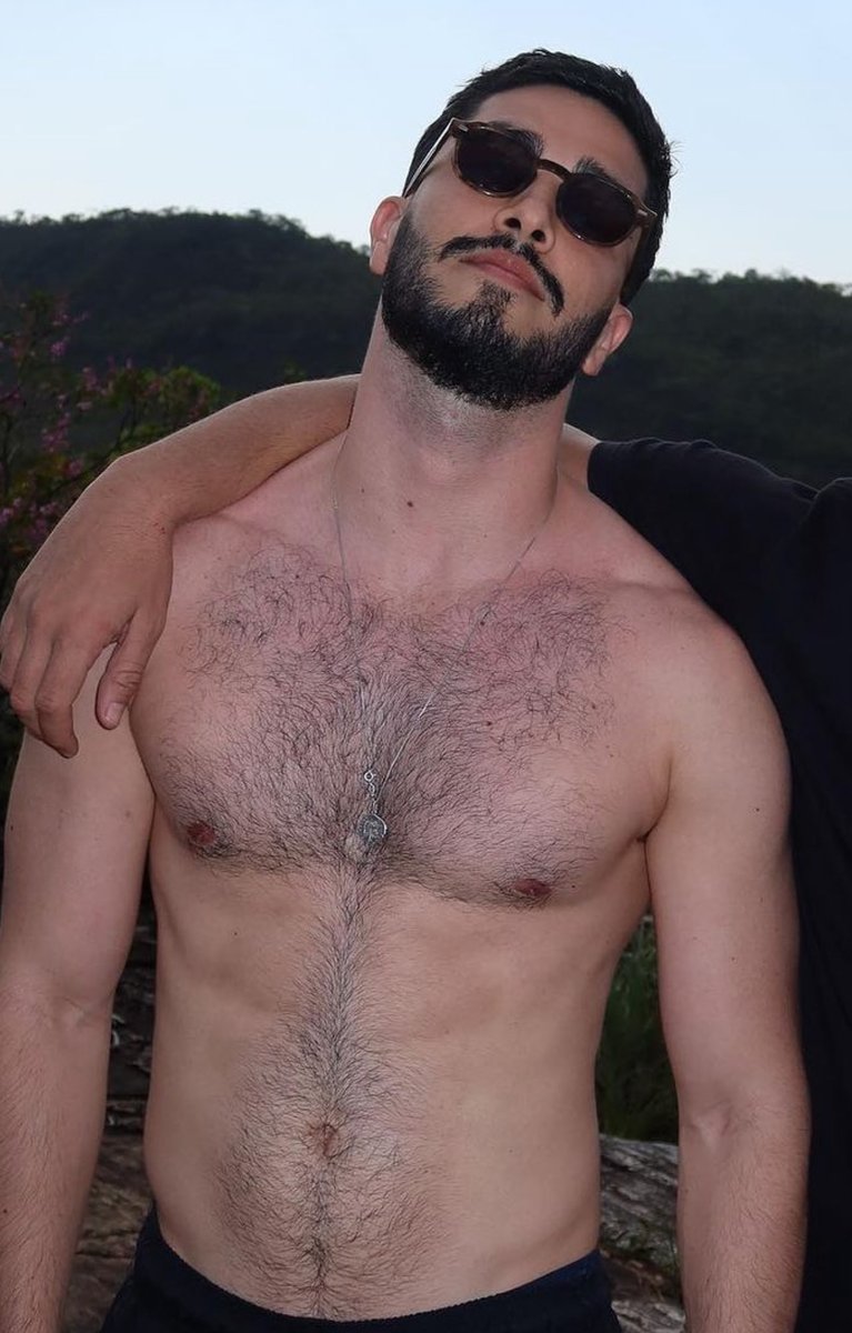 silger's tweet photo. Se fosse pra ser cadelinha de HT, queria ser a do Leonardo Bittencourt 😰 https://t.co/Pf54P1Cmn0