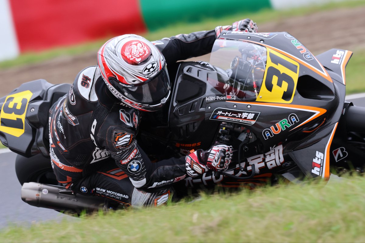 suzuka_event's tweet photo. 2025 MFJ全日本ロードレース選手権シリーズ 第7戦 第57回 MFJグランプリ スーパーバイクレース in 鈴鹿  #JSB1000 クラス公式予選 トップタイムをマークしたのは［31］AutoRace Ube Racing Teamの浦本修充選手でした！
 #MFJGP #JRR #全日本ロードレース https://t.co/C2oFnKr87O