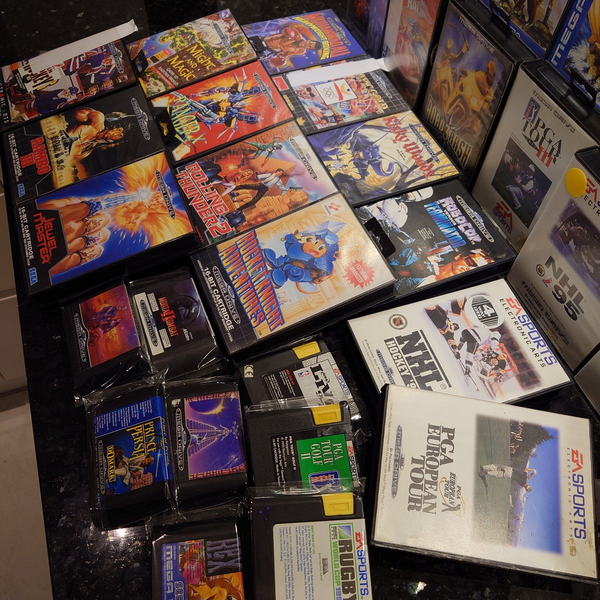 ConceptEnterta6's tweet photo. Vi håller på att bygga om litegrann hos oss, så har inte hunnit uppdatera er på ett tag nu. Vi har dock lyckats fylla på i vårt fina Sega Mega Drive sortiment och alla dessa finns nu uppe i butiken. Önskar er en fin weekend!
#Sega #MegaDrive #RetroGaming https://t.co/9Kjn7DKgt3