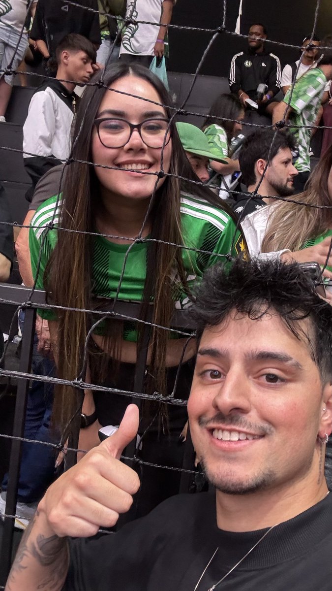 jubarrense's tweet photo. A Juliana de 2019 não acreditaria 🥹💚 
@loud_victor  #GOLOUD #KingsLeague https://t.co/zAatUA3mNH
