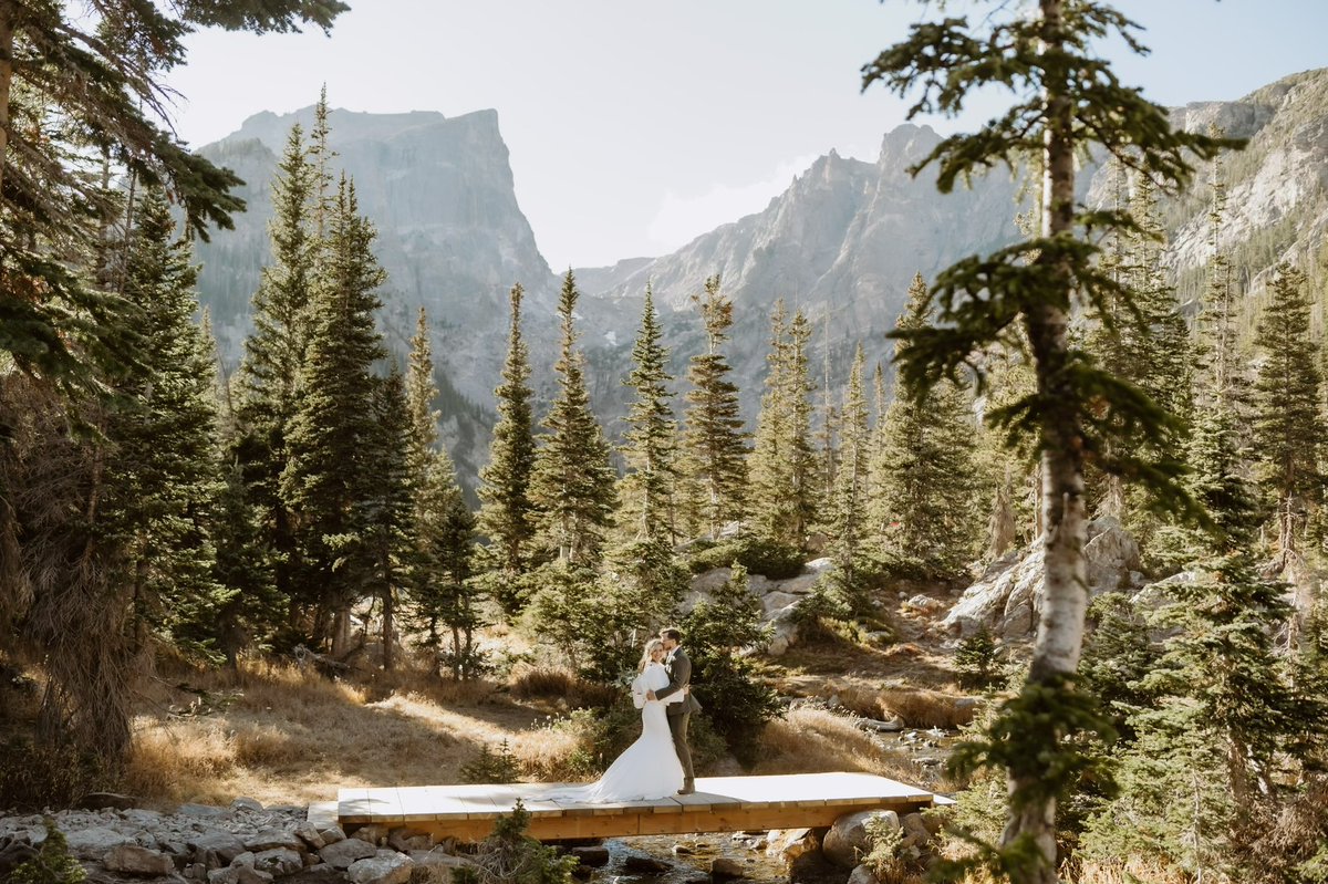 Tea_YAHH's tweet photo. Highly recommend marrying your best friend in the mountains 💍🥹🥰⛰️  Such a magical day, and these are only “previews” from my photographer!! My heart is so full ❤️ https://t.co/kvCCkL3rLn