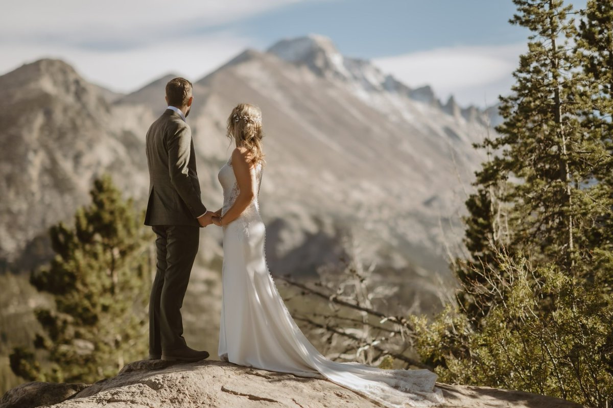 Tea_YAHH's tweet photo. Highly recommend marrying your best friend in the mountains 💍🥹🥰⛰️  Such a magical day, and these are only “previews” from my photographer!! My heart is so full ❤️ https://t.co/kvCCkL3rLn
