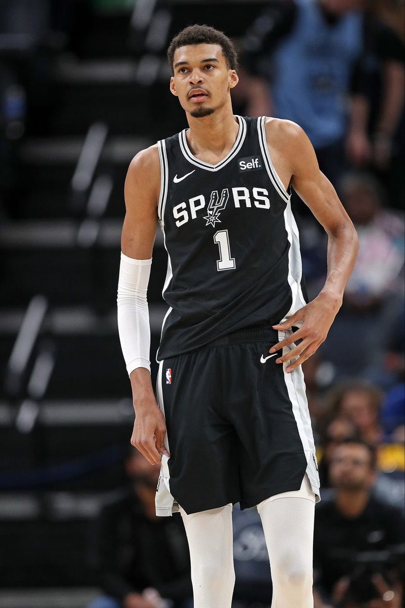 jpmixtapes2003's tweet photo. Victor Wembanyama is a once in a lifetime kind of player you’ll ever see in the NBA #victorwembanyama #sanantoniospurs #NBA #basketball #sports #jpmixtapes https://t.co/Rpn92SfZuq