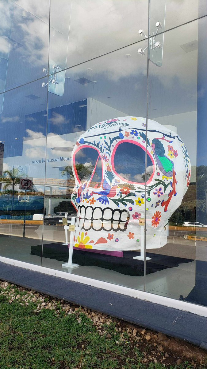 AIXAC2's tweet photo. Doña Esperanza en la vitrina de Nissan Xalapa plaza las Americas @nissanxalapa

📍 Parque Bicentenario, Xalapa, Ver.
🗓 Del 28 de octubre al 2 de noviembre
🕕 Recorridos a partir de las 18:30 h

#FestivalCulturalMictlan #HugoLópez #SECTUR #Xalapa #AsíLeDijeronAMiHermana https://t.co/JMuDoL84HB