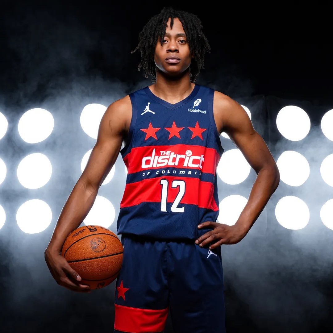 Rookies At The Half:

Tre Johnson - 15 Points (6/10 FG)
Cooper Flagg - 5 Points (2/6 FG)

TRE IS COOKING FLAGG 🔥