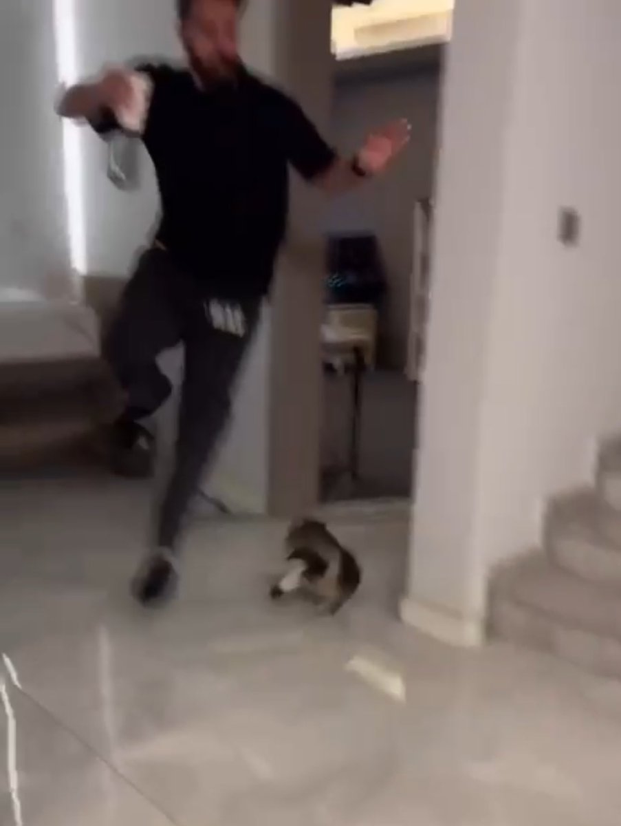 وين طاير بالسماء مالنا بالارض غيرك