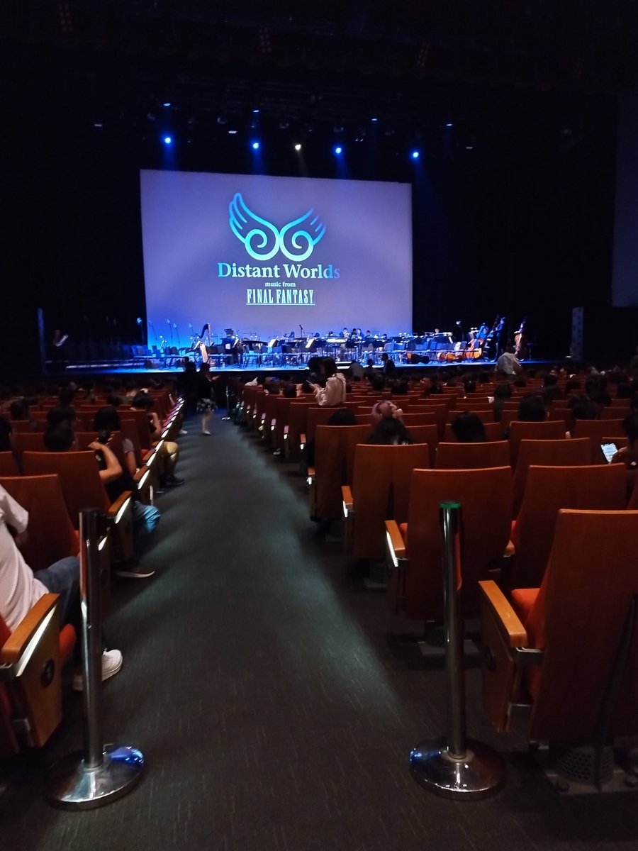 Distant Worlds was so amazing 😭 Amanda sounded so good! Her rendition of My Star during the concert was so much better than the original ❤️

My seat is actually way in front on the 4th or 5th row. So close to her 🥹