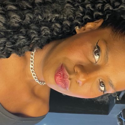 sorrisodabea_'s tweet photo. #NovaFotoDePerfil https://t.co/QgAZUBYxxD