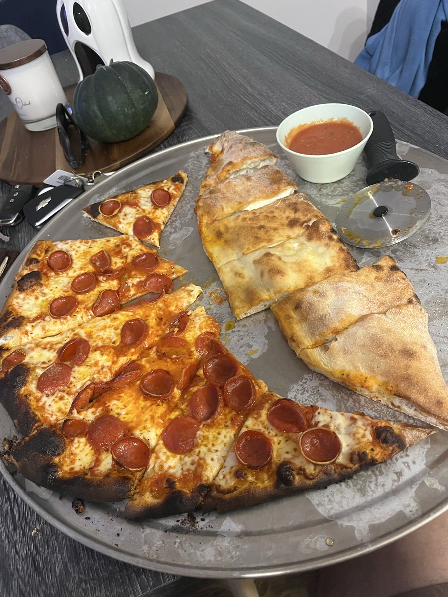 johnjohnson6787's tweet photo. John’s Friday Night https://t.co/jcdwGm6coV