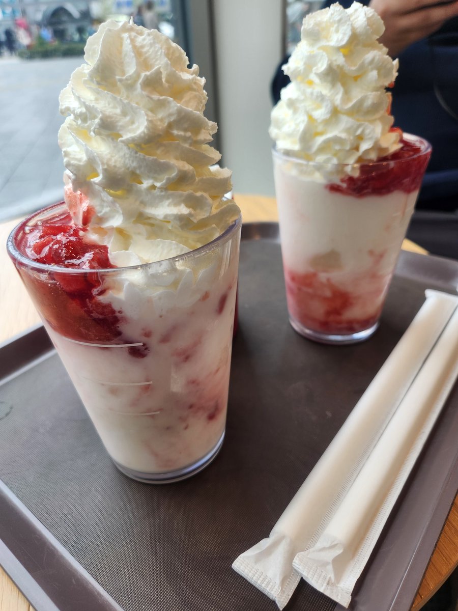 kochatosan's tweet photo. 次男とマルイデート❤️
かわいいカフェで
激和風扇子な次男☺️　

#息子デート https://t.co/2ke5LpzjaC